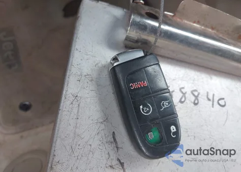 2014 Jeep Grand Cherokee Overland z USA, uszkodzony, nr VIN 1C4RJECG9EC125403